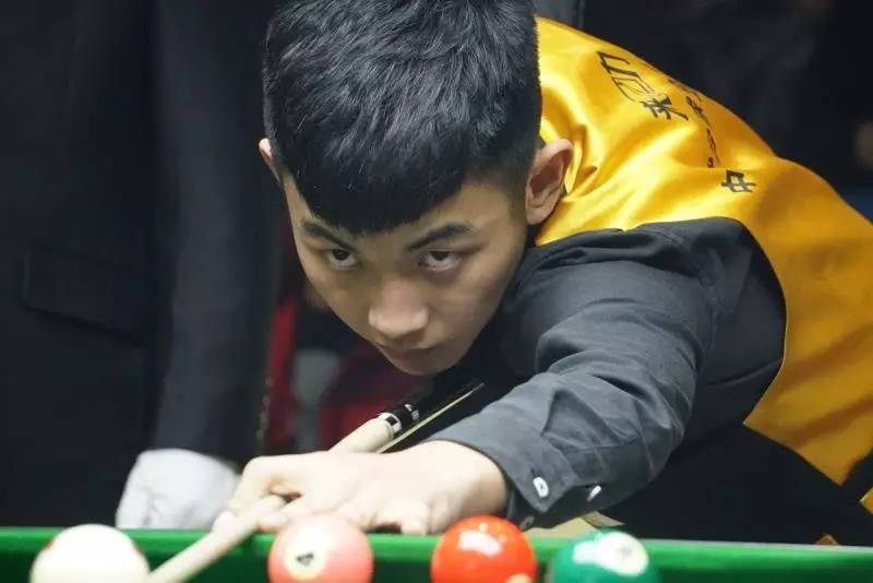 比如在篮下 比如在篮下